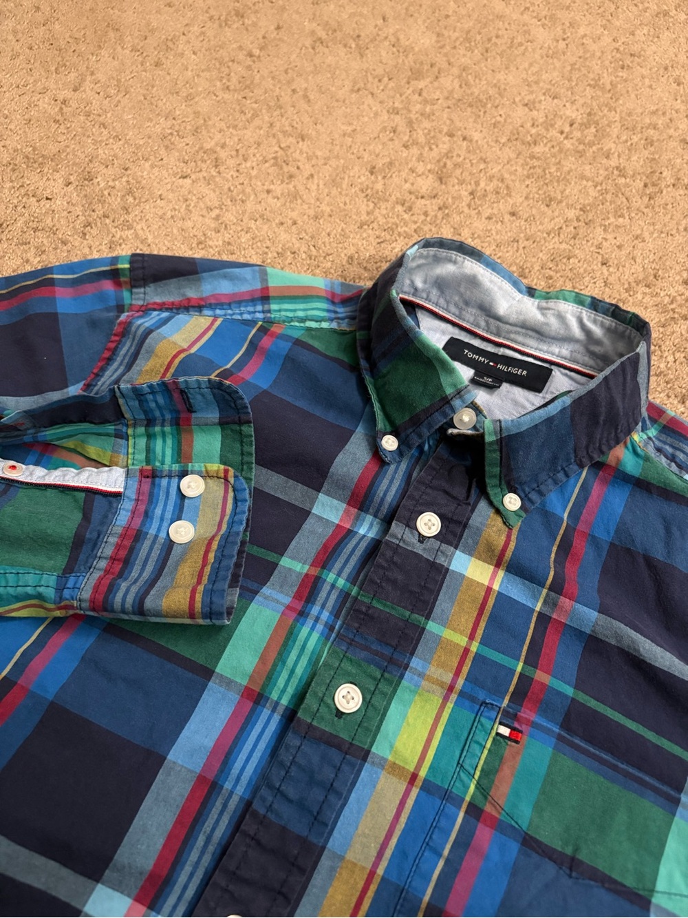 Tommy Hilfiger Button Down Front Shirt Mens Small Plaid Dress Shirt